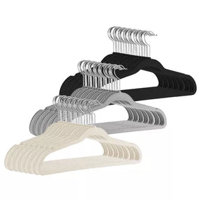 Kit 100 Unidades Cabides Veludo Slim Antideslizante Ultra Fino cores  Preto Bege Cinza